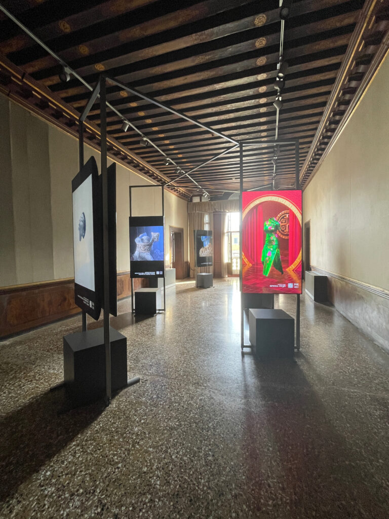 DAP_Venice_Fashion & NFT_exhibition_event_Room 2 (15)