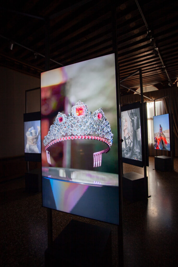 DAP_Venice_Fashion & NFT_exhibition_event_Room 2 (9)
